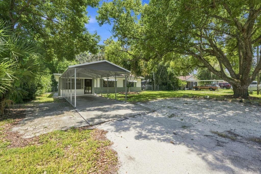 For Sale: $219,900 (2 beds, 2 baths, 1229 Square Feet)