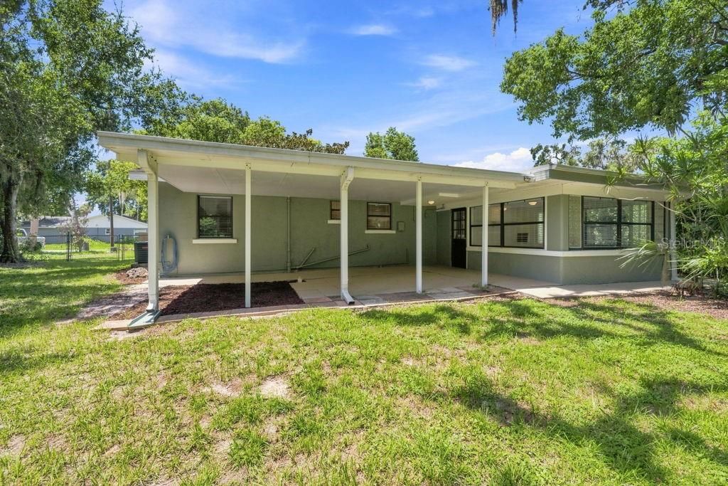 For Sale: $219,900 (2 beds, 2 baths, 1229 Square Feet)