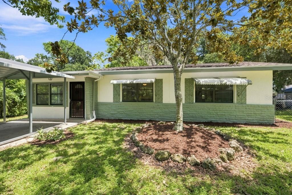 For Sale: $219,900 (2 beds, 2 baths, 1229 Square Feet)