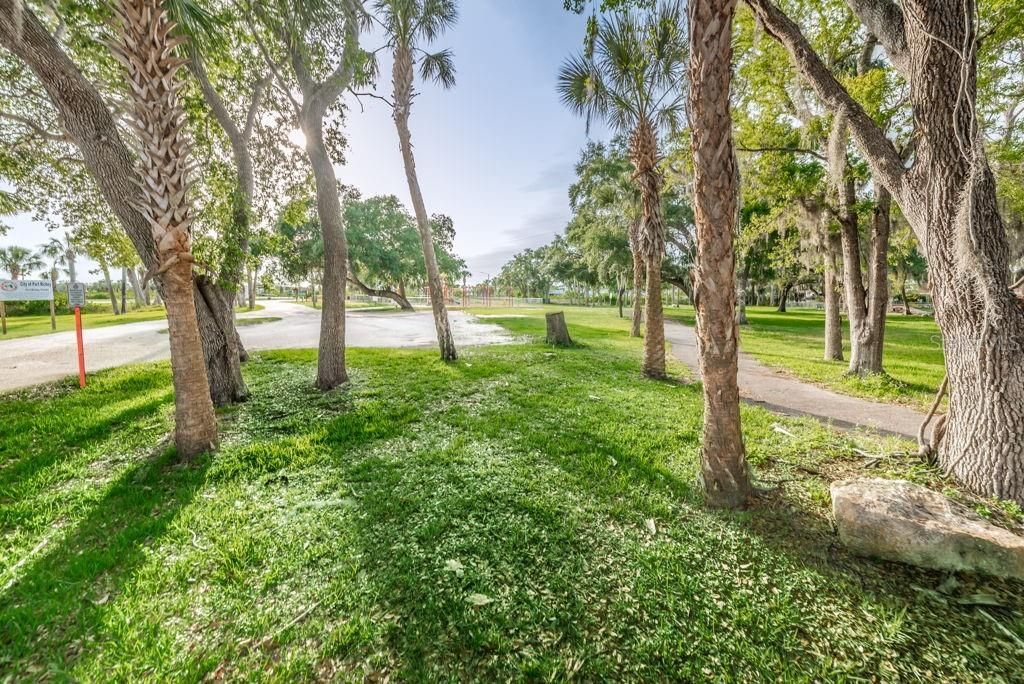 For Sale: $219,900 (2 beds, 2 baths, 1229 Square Feet)