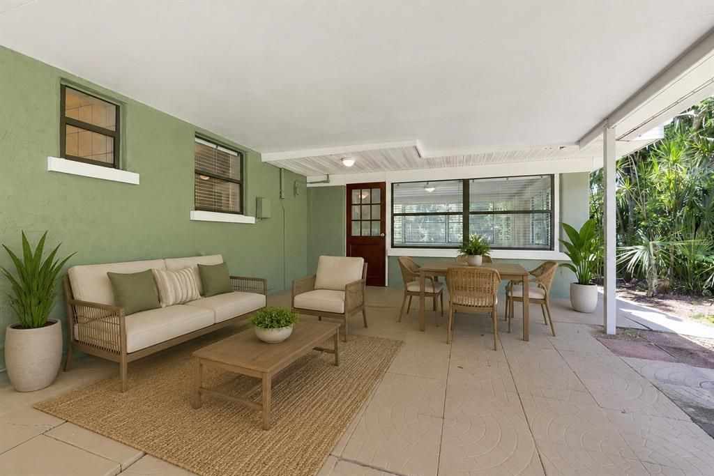 For Sale: $219,900 (2 beds, 2 baths, 1229 Square Feet)