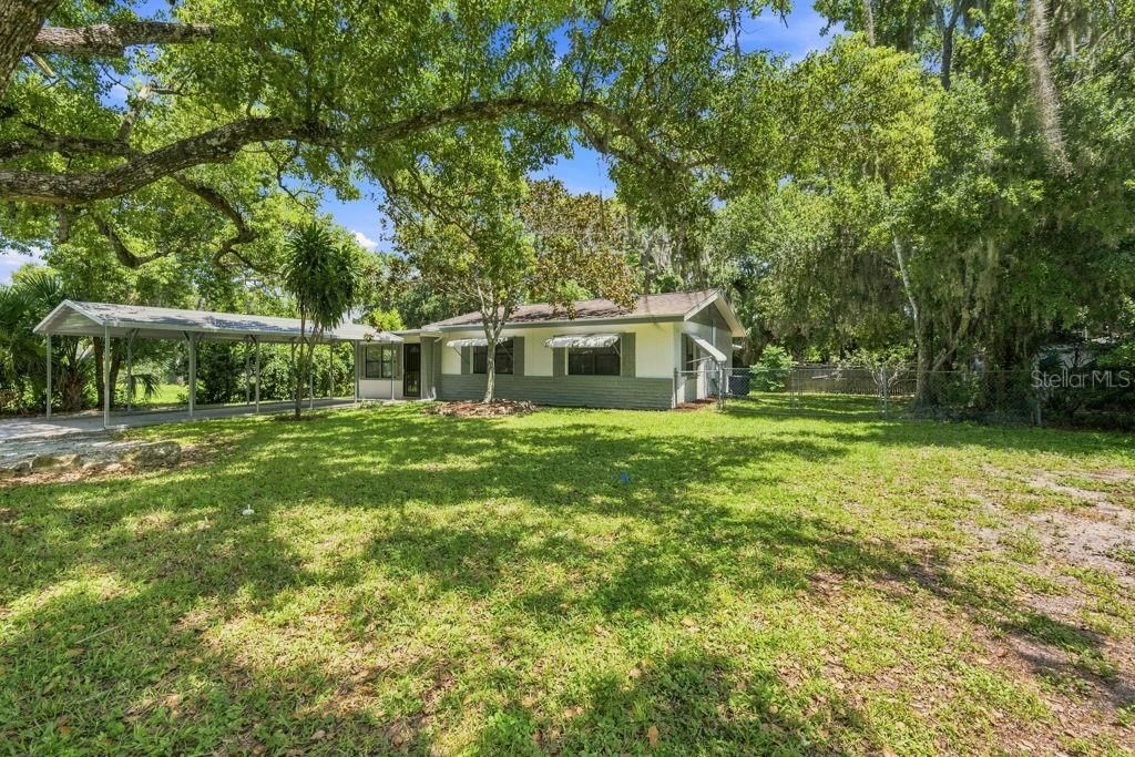 For Sale: $219,900 (2 beds, 2 baths, 1229 Square Feet)
