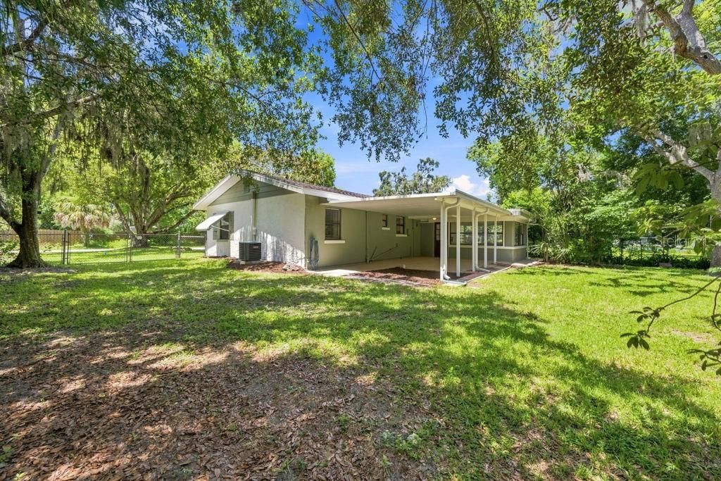 For Sale: $219,900 (2 beds, 2 baths, 1229 Square Feet)
