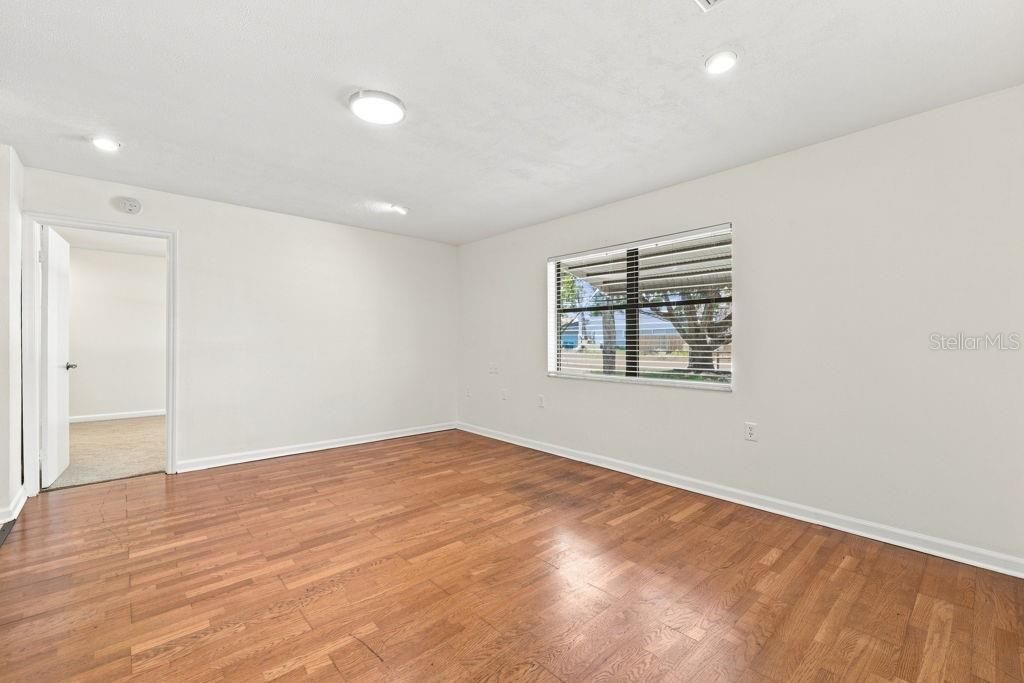 For Sale: $219,900 (2 beds, 2 baths, 1229 Square Feet)