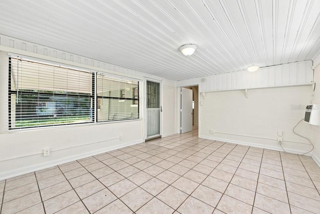 For Sale: $219,900 (2 beds, 2 baths, 1229 Square Feet)