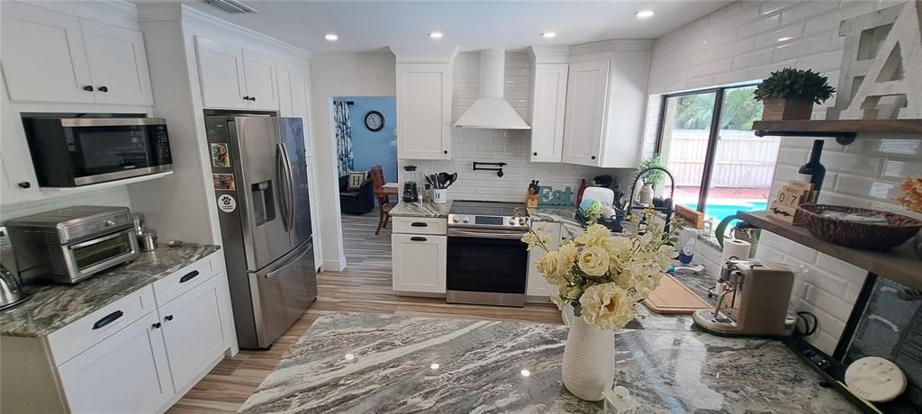 For Sale: $549,000 (3 beds, 2 baths, 1730 Square Feet)