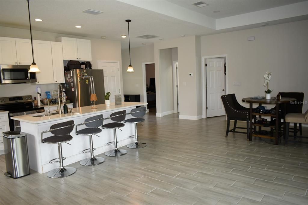 For Rent: $2,450 (3 beds, 2 baths, 1503 Square Feet)