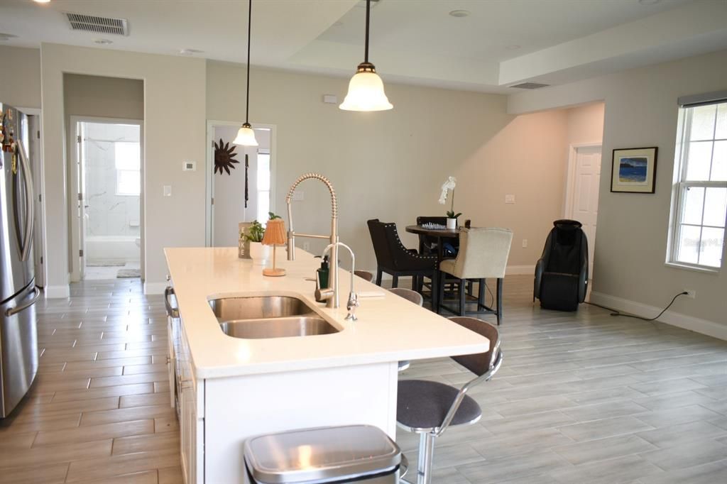 For Rent: $2,450 (3 beds, 2 baths, 1503 Square Feet)