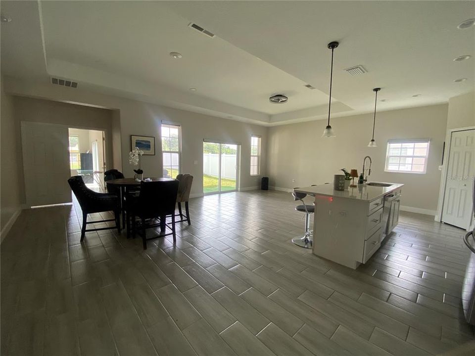 For Rent: $2,450 (3 beds, 2 baths, 1503 Square Feet)