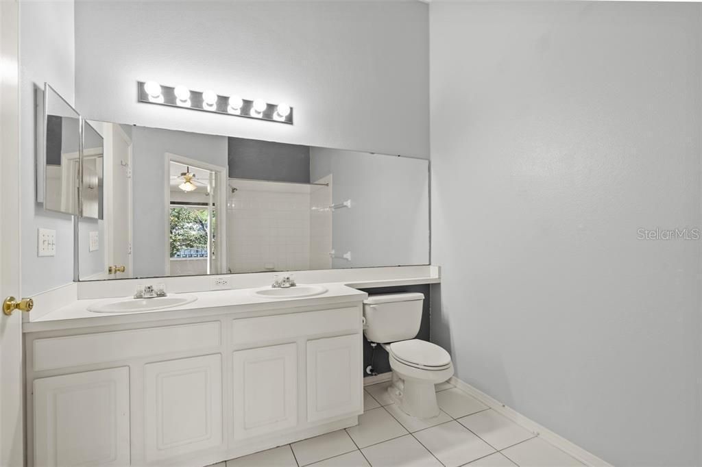 For Rent: $1,850 (2 beds, 1 baths, 1110 Square Feet)