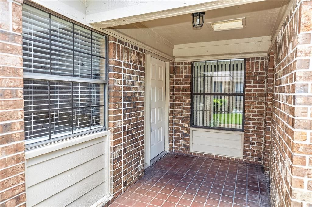 For Sale: $235,000 (2 beds, 2 baths, 1260 Square Feet)