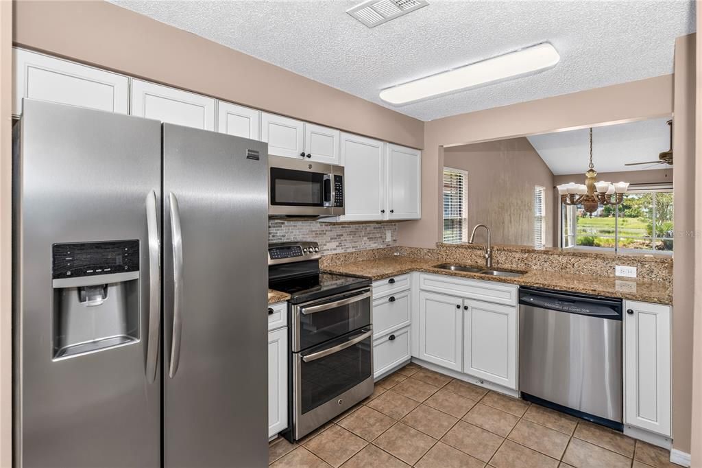 For Sale: $235,000 (2 beds, 2 baths, 1260 Square Feet)