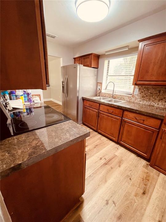 В аренду: $1,800 (3 спален, 1 ванн, 1375 Квадратных фут)