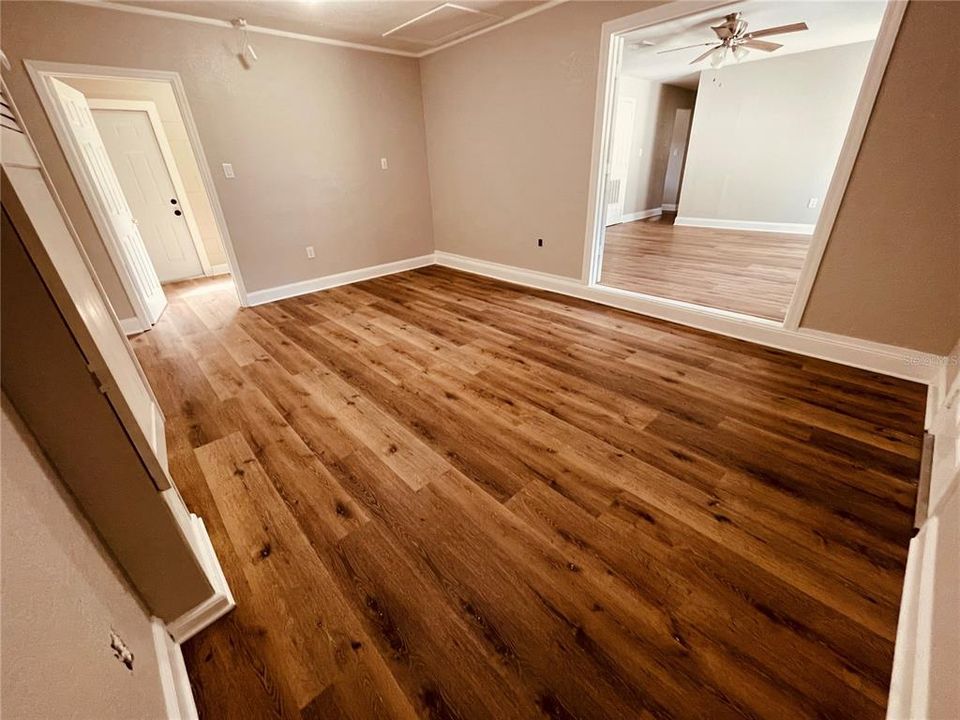 В аренду: $1,800 (3 спален, 1 ванн, 1375 Квадратных фут)