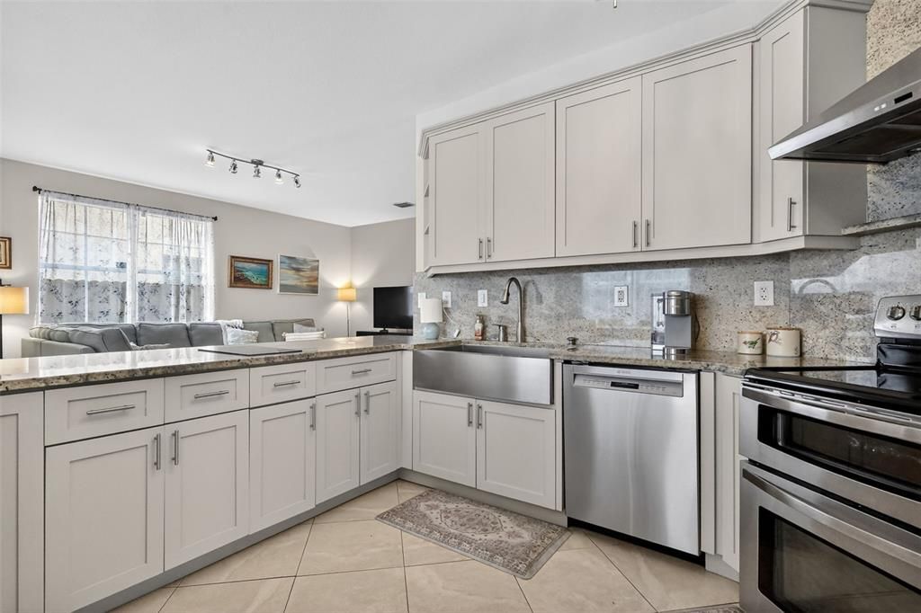 For Sale: $860,000 (4 beds, 3 baths, 3043 Square Feet)