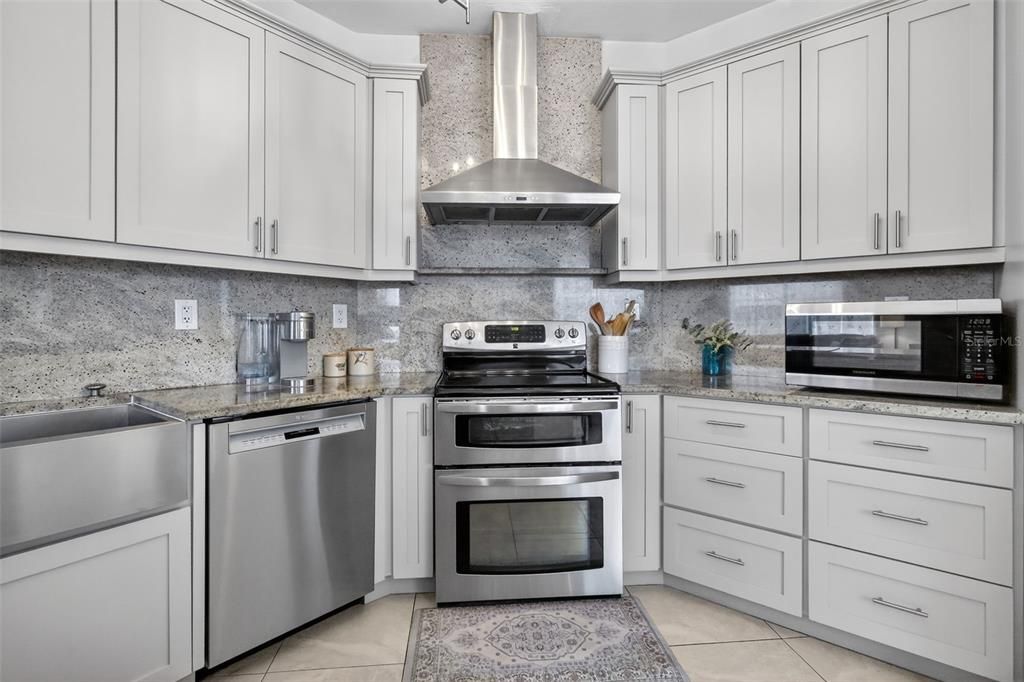 For Sale: $860,000 (4 beds, 3 baths, 3043 Square Feet)