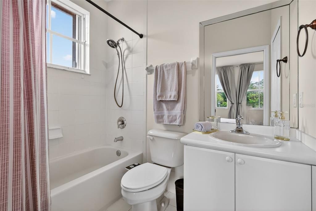 For Sale: $860,000 (4 beds, 3 baths, 3043 Square Feet)