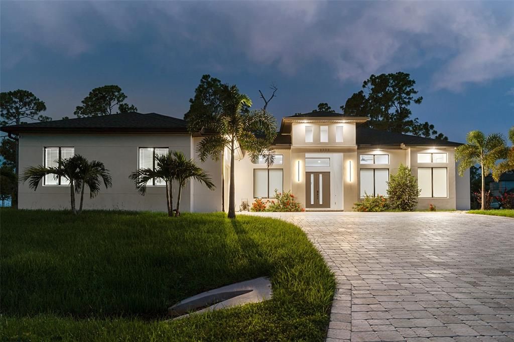 For Sale: $739,900 (4 beds, 3 baths, 2679 Square Feet)