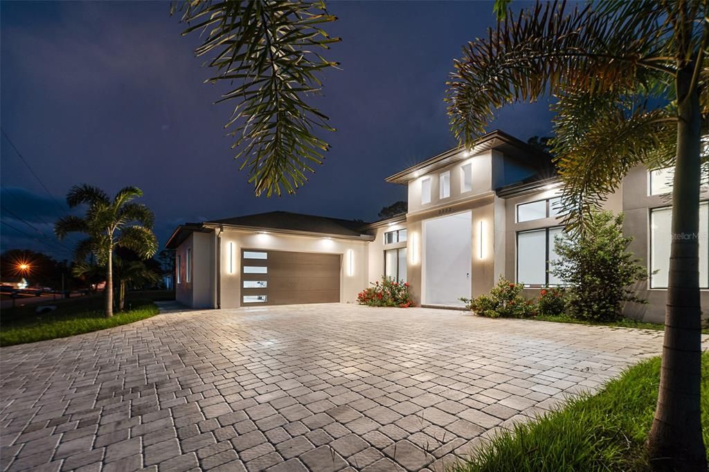 For Sale: $739,900 (4 beds, 3 baths, 2679 Square Feet)