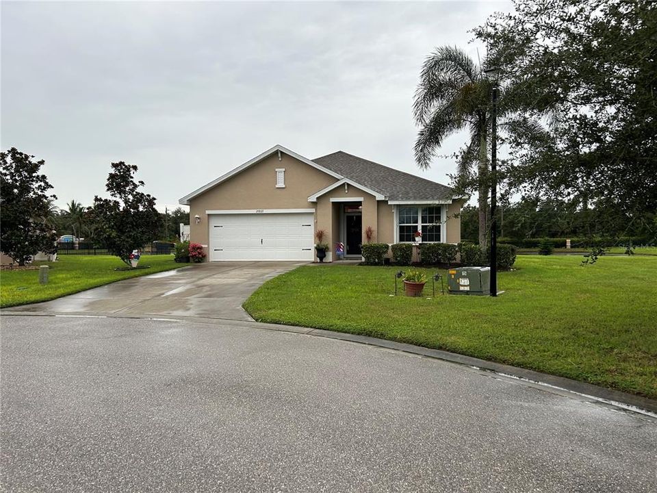 For Sale: $345,500 (3 beds, 2 baths, 1690 Square Feet)