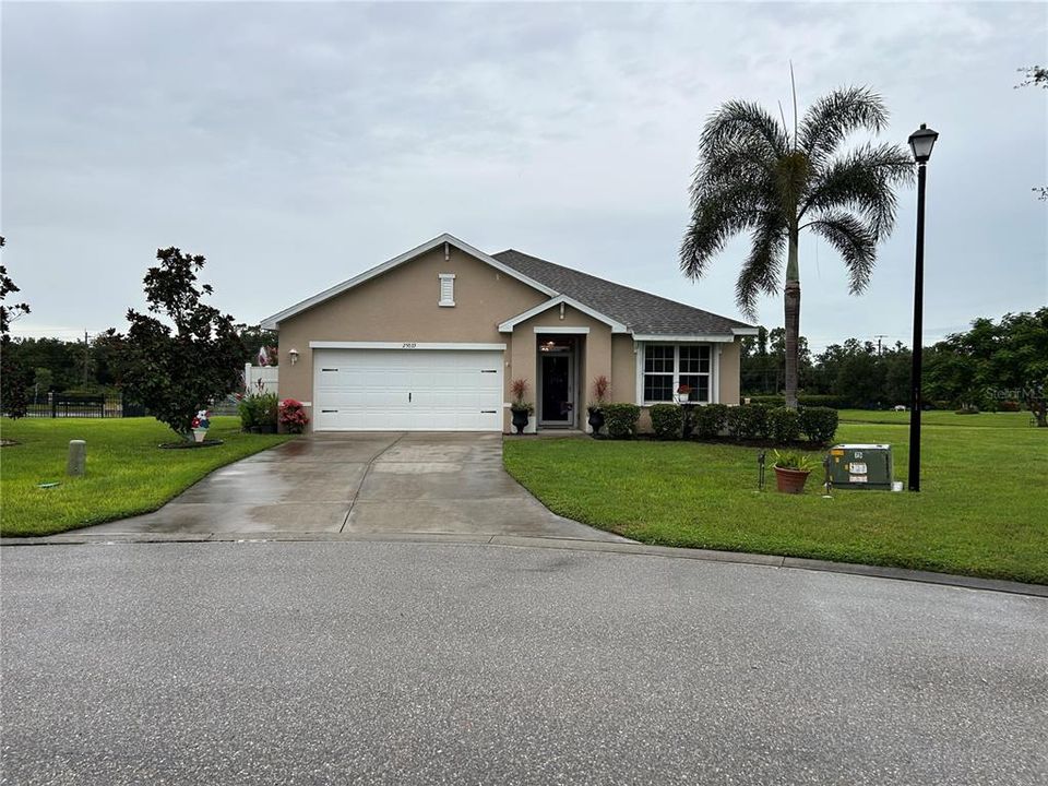 For Sale: $345,500 (3 beds, 2 baths, 1690 Square Feet)