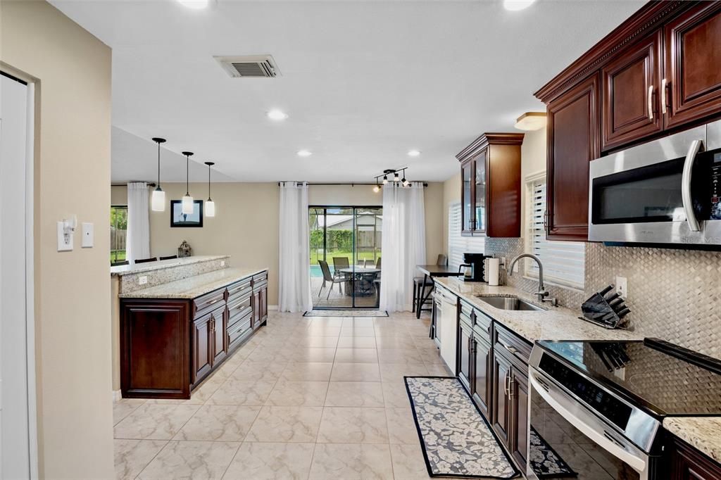 For Sale: $525,000 (4 beds, 2 baths, 1968 Square Feet)