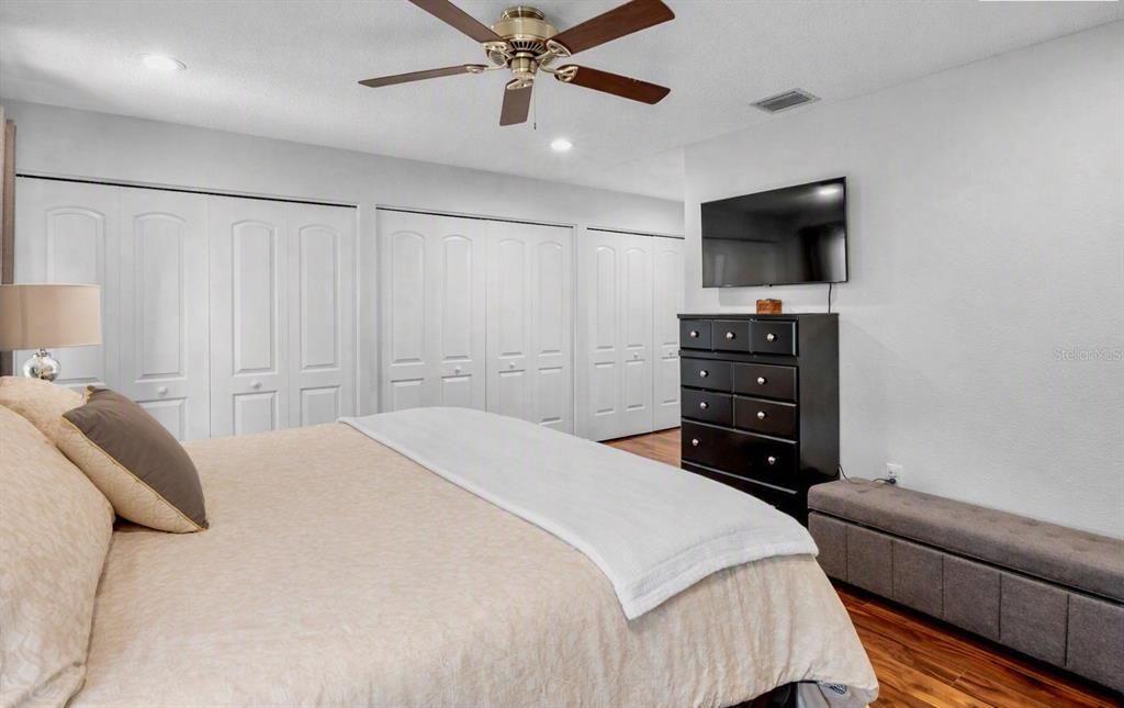 For Sale: $525,000 (4 beds, 2 baths, 1968 Square Feet)