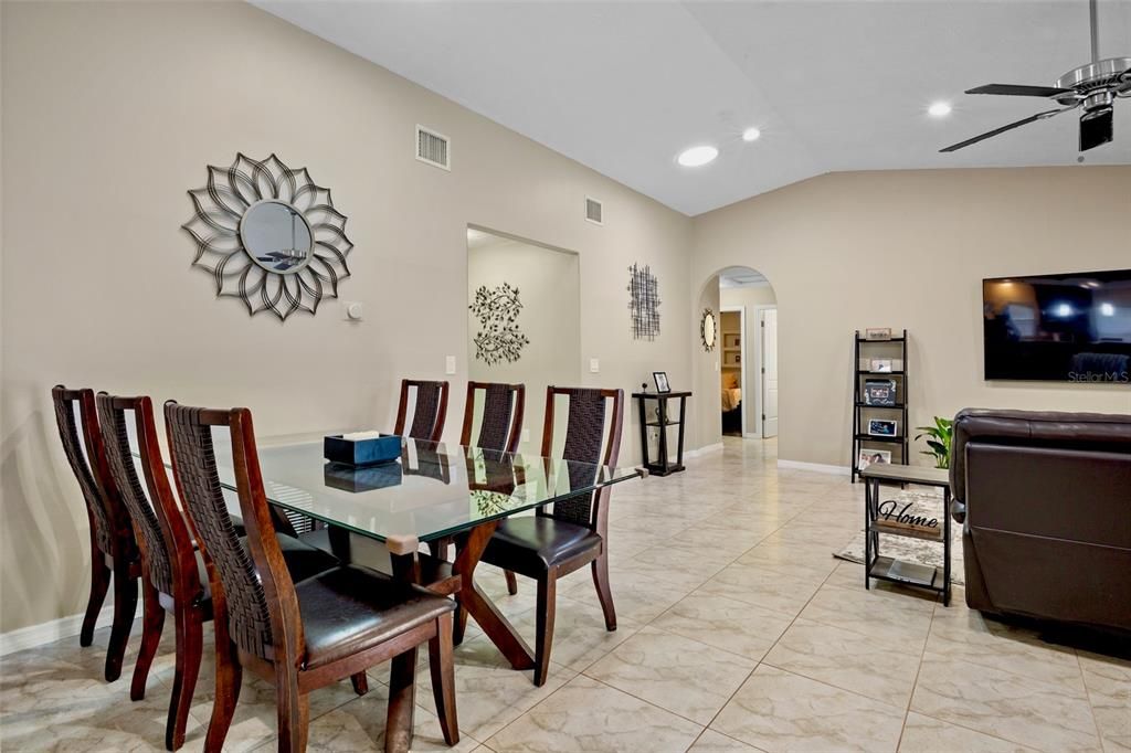 For Sale: $525,000 (4 beds, 2 baths, 1968 Square Feet)