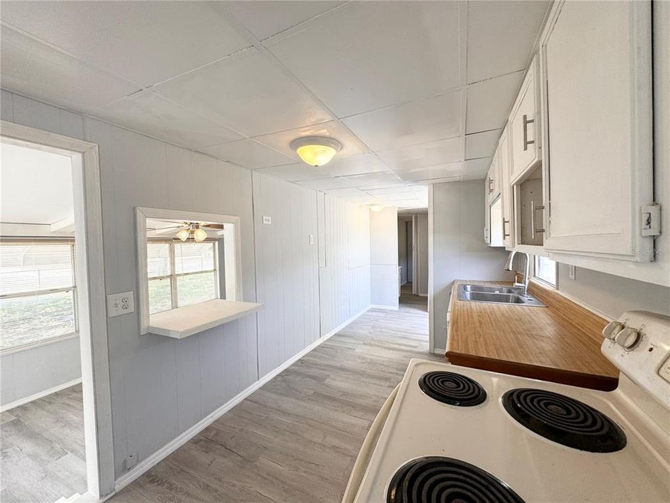 На продажу: $135,000 (3 спален, 2 ванн, 320 Квадратных фут)