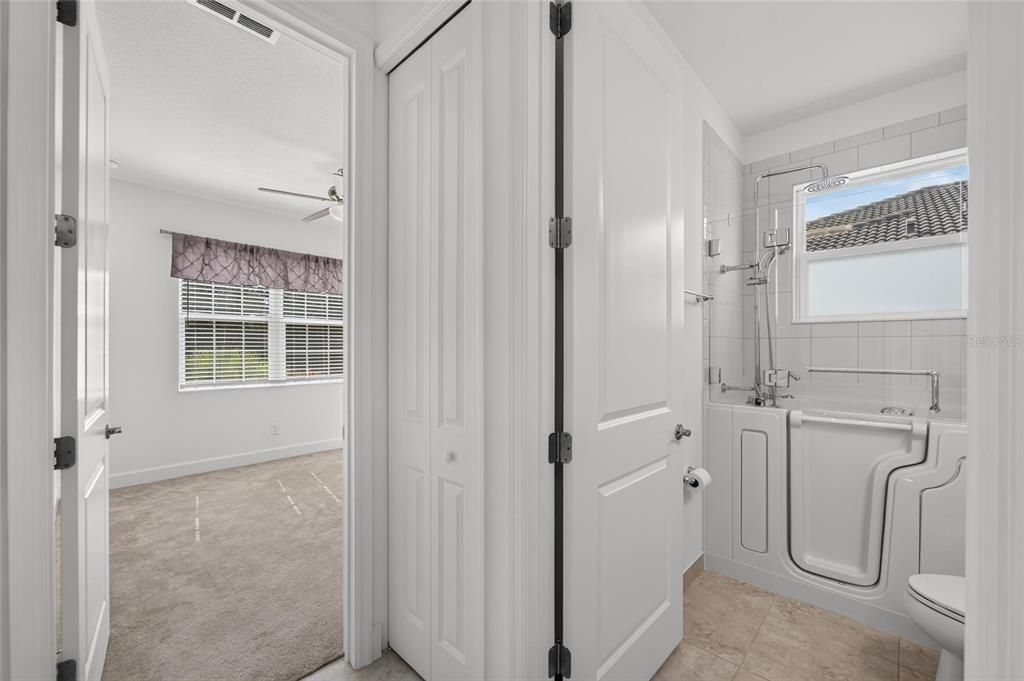 На продажу: $398,000 (2 спален, 2 ванн, 1696 Квадратных фут)