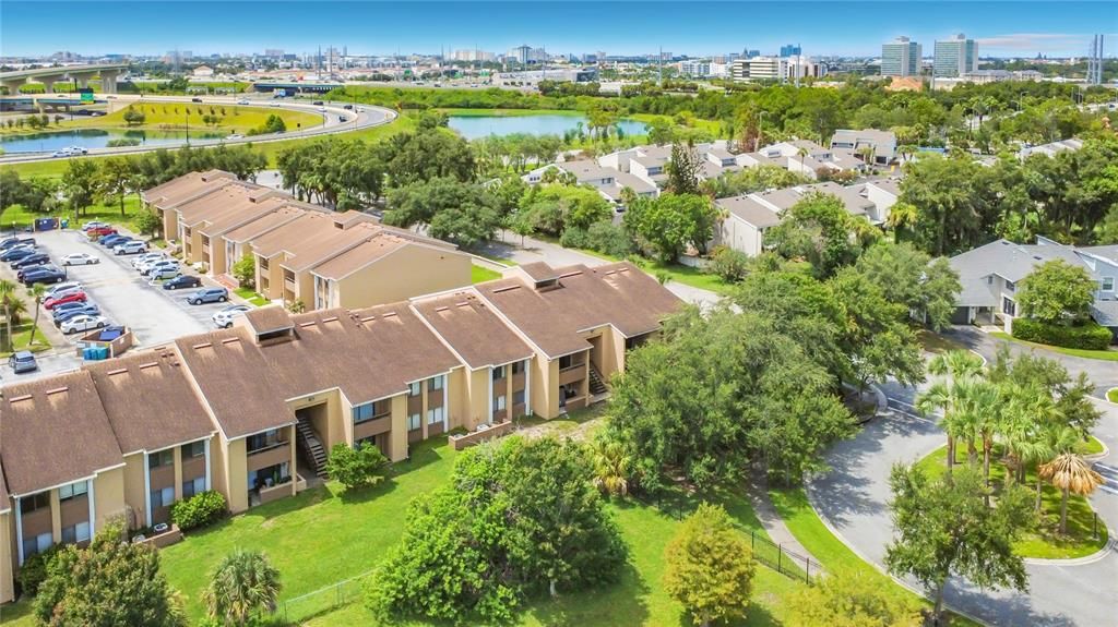 На продажу: $187,000 (2 спален, 2 ванн, 1048 Квадратных фут)
