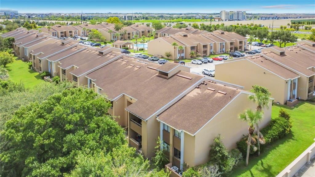 На продажу: $187,000 (2 спален, 2 ванн, 1048 Квадратных фут)