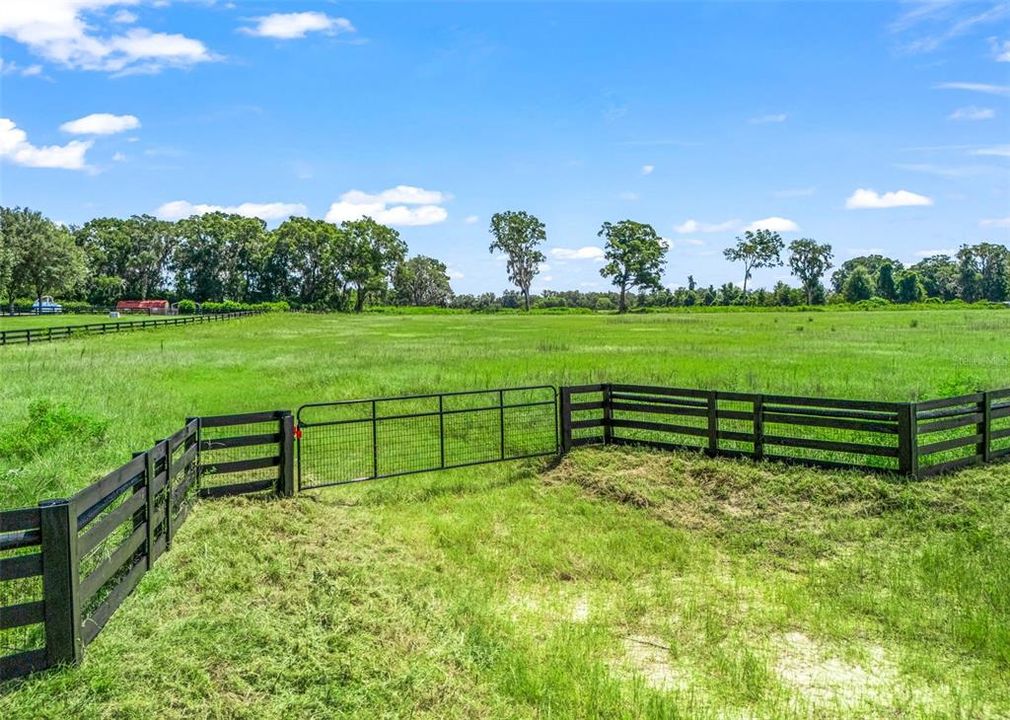 待售: $900,000 (20.08 acres)