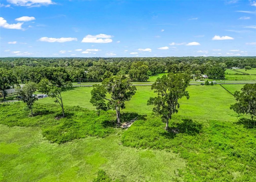 待售: $900,000 (20.08 acres)