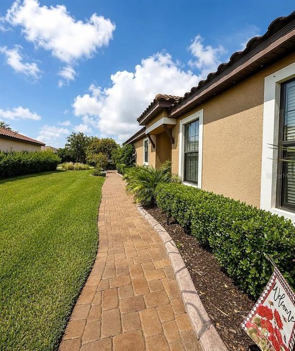 For Rent: $3,000 (2 beds, 2 baths, 1700 Square Feet)