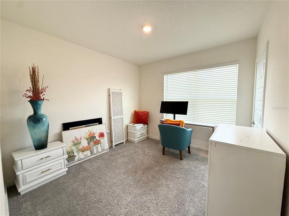 For Rent: $2,975 (4 beds, 2 baths, 1828 Square Feet)