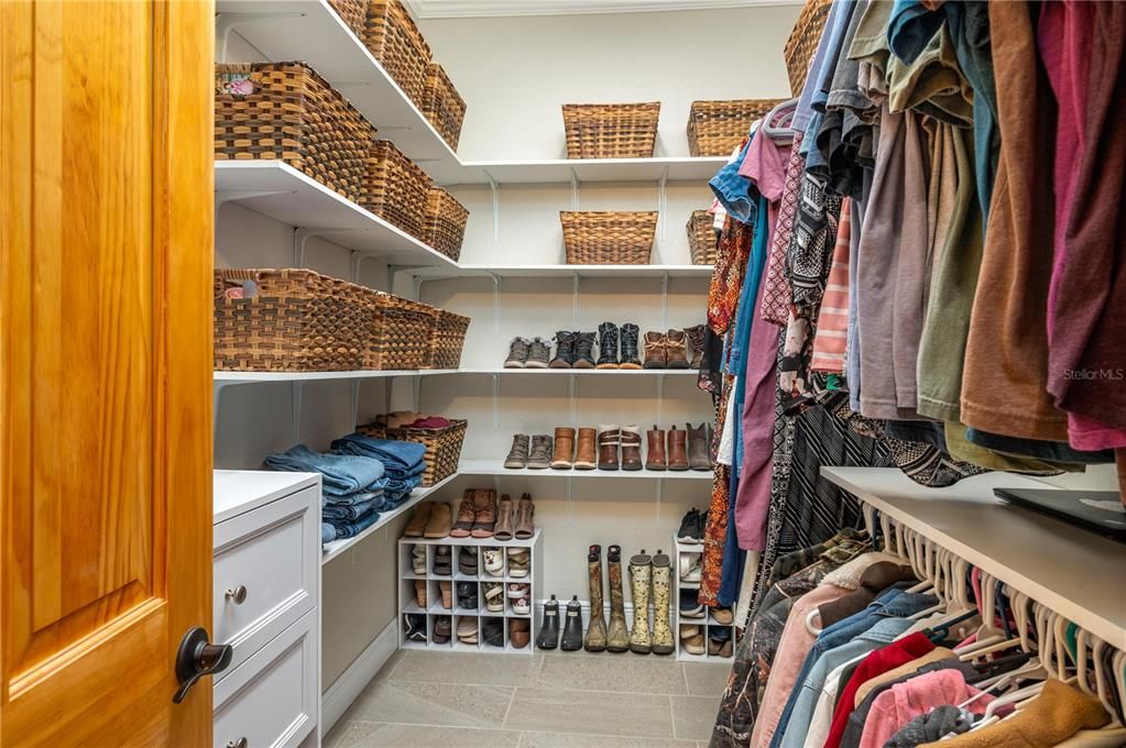 En Venta: $1,200,000 (4 camas, 3 baños, 3200 Pies cuadrados)
