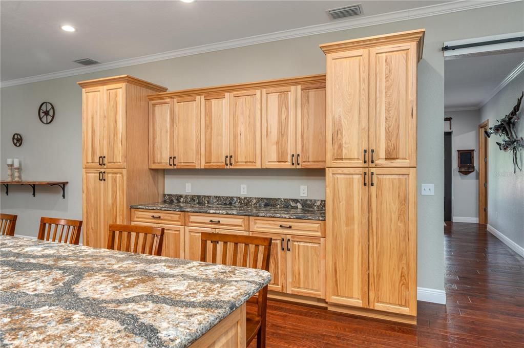 En Venta: $1,200,000 (4 camas, 3 baños, 3200 Pies cuadrados)