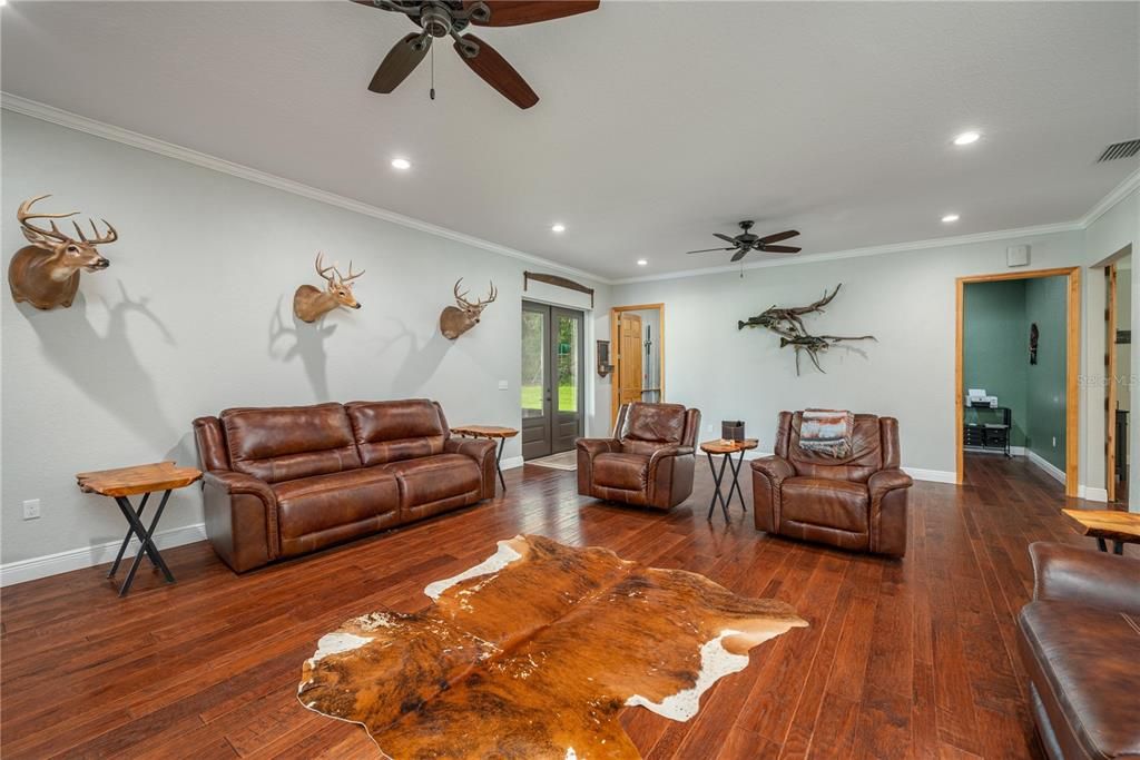 En Venta: $1,200,000 (4 camas, 3 baños, 3200 Pies cuadrados)