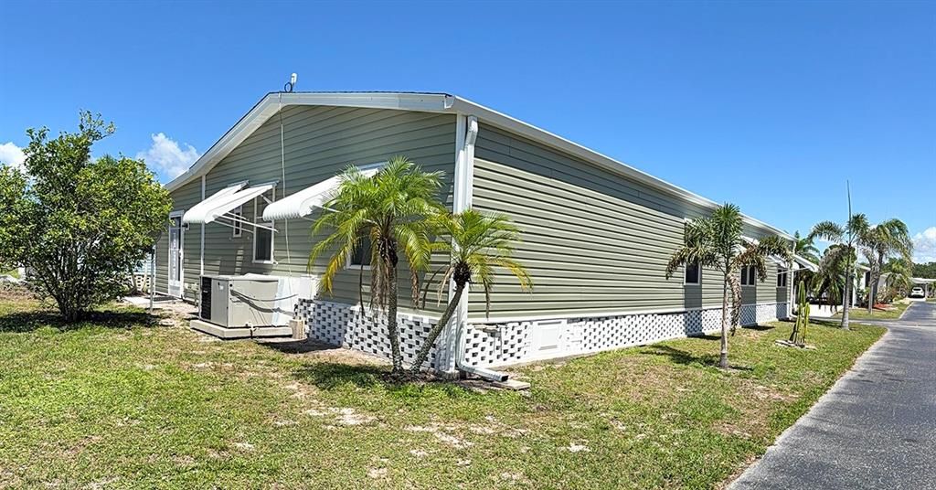 For Sale: $179,900 (2 beds, 2 baths, 1586 Square Feet)