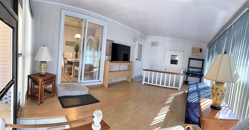 For Sale: $179,900 (2 beds, 2 baths, 1586 Square Feet)