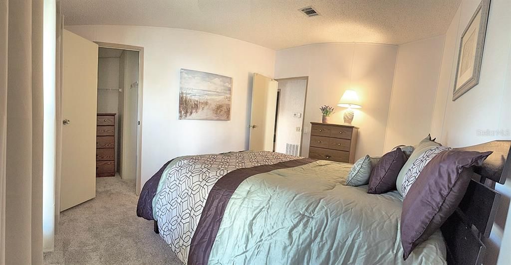 For Sale: $179,900 (2 beds, 2 baths, 1586 Square Feet)