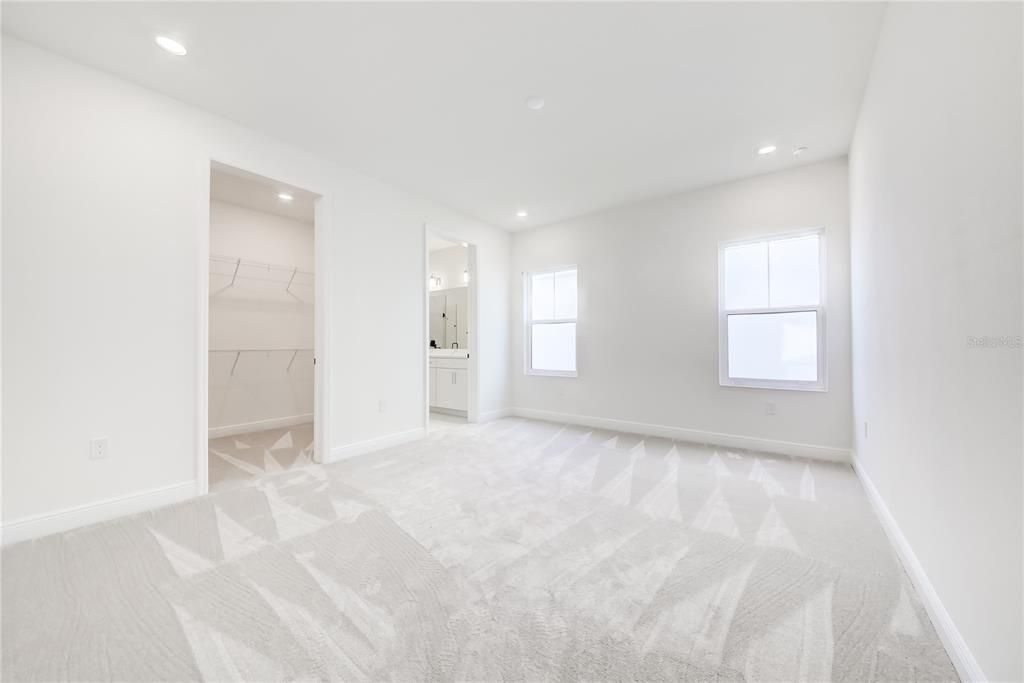 Activo con contrato: $629,000 (4 camas, 2 baños, 2557 Pies cuadrados)