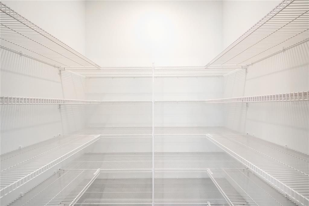 Activo con contrato: $629,000 (4 camas, 2 baños, 2557 Pies cuadrados)