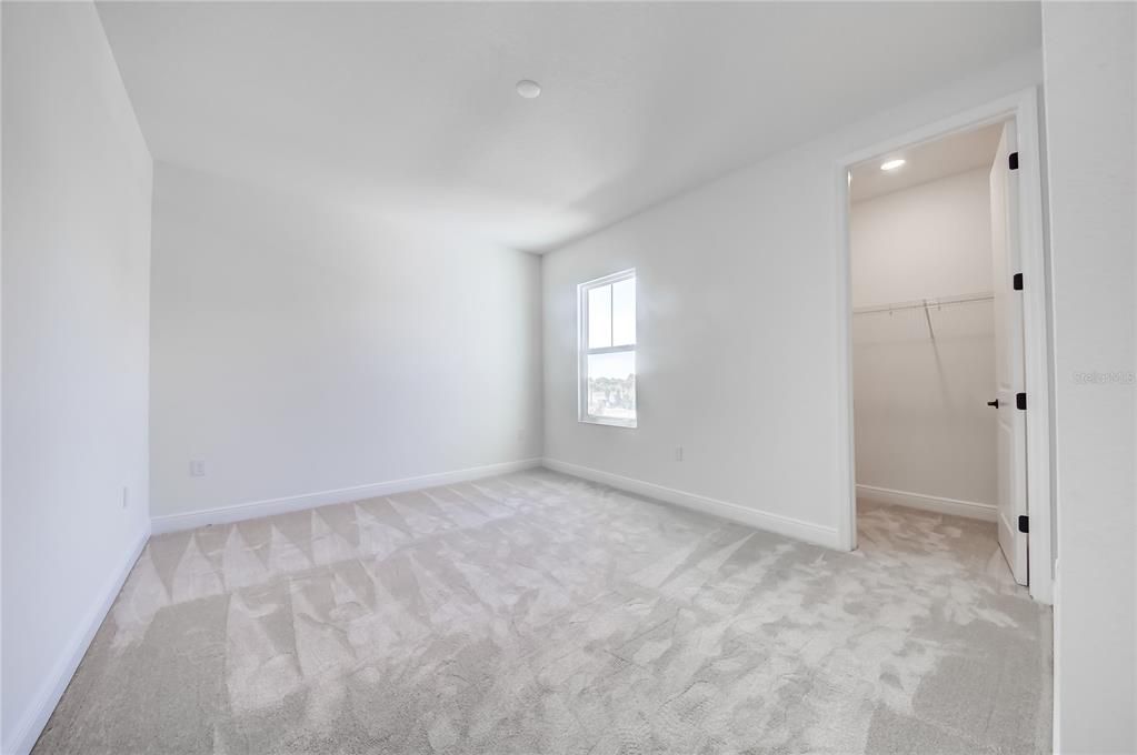 Activo con contrato: $629,000 (4 camas, 2 baños, 2557 Pies cuadrados)