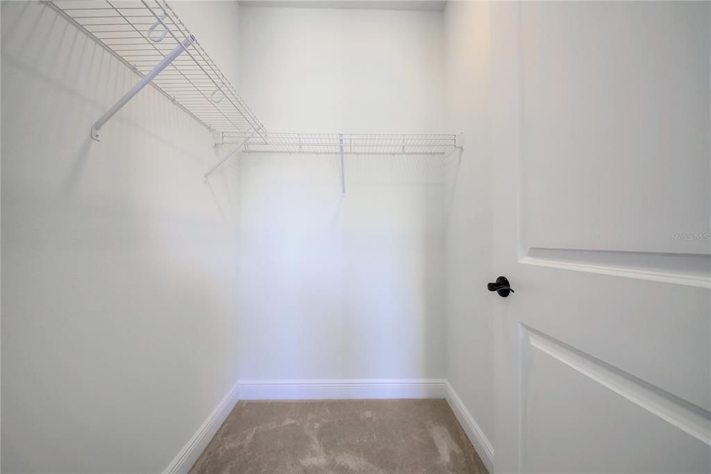 Activo con contrato: $629,000 (4 camas, 2 baños, 2557 Pies cuadrados)