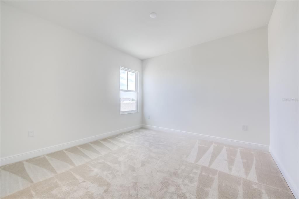 Activo con contrato: $629,000 (4 camas, 2 baños, 2557 Pies cuadrados)