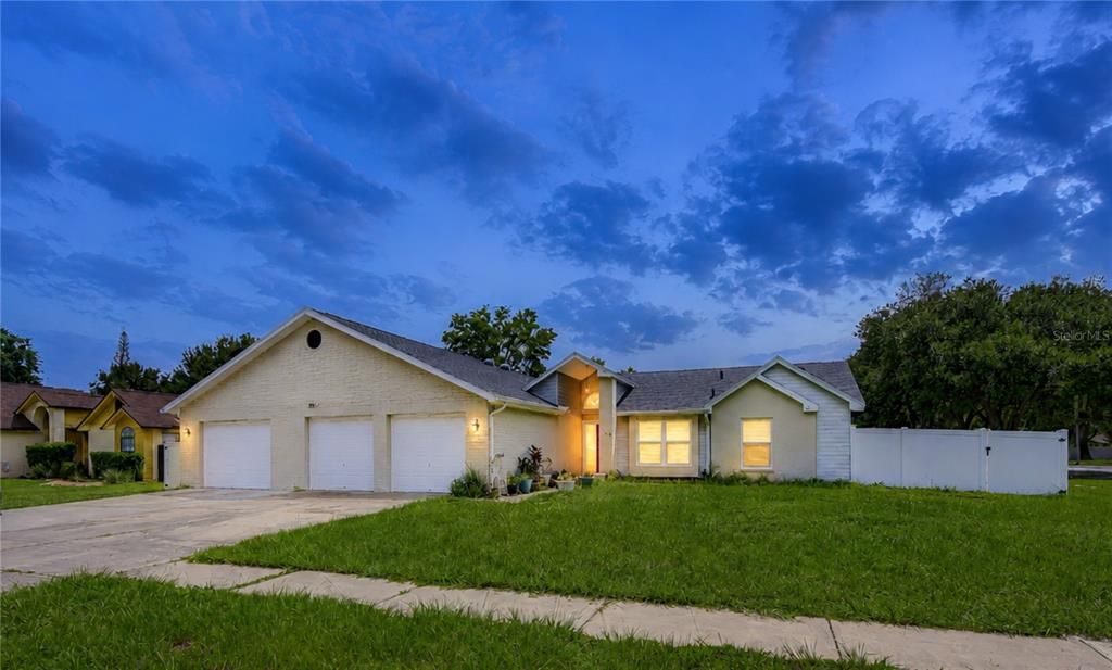 For Rent: $3,700 (3 beds, 3 baths, 2008 Square Feet)