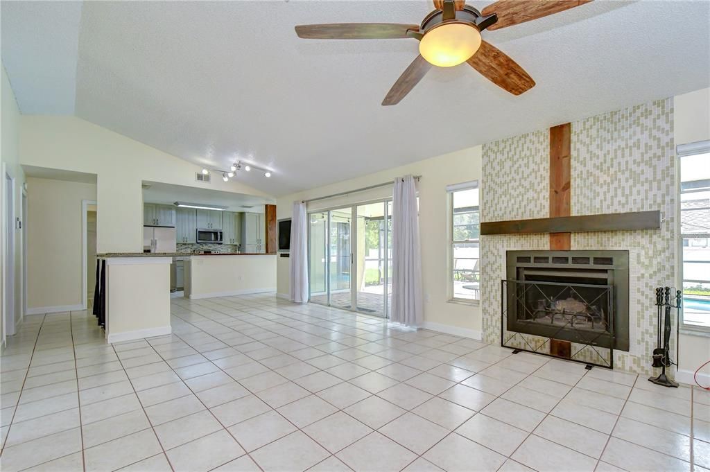 For Rent: $3,700 (3 beds, 3 baths, 2008 Square Feet)