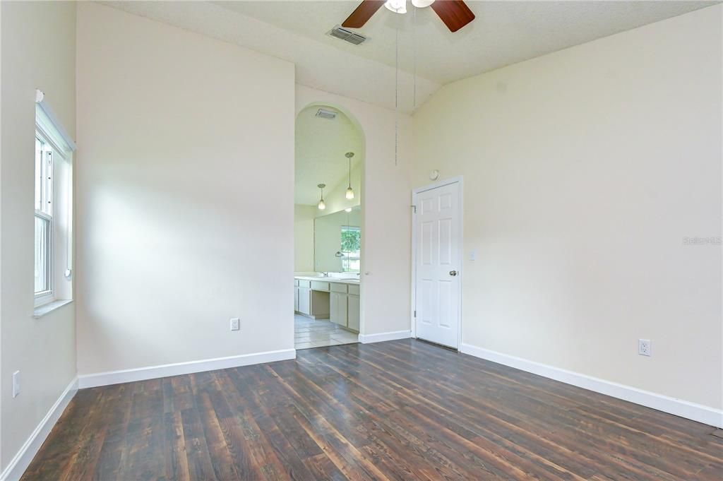 For Rent: $3,700 (3 beds, 3 baths, 2008 Square Feet)
